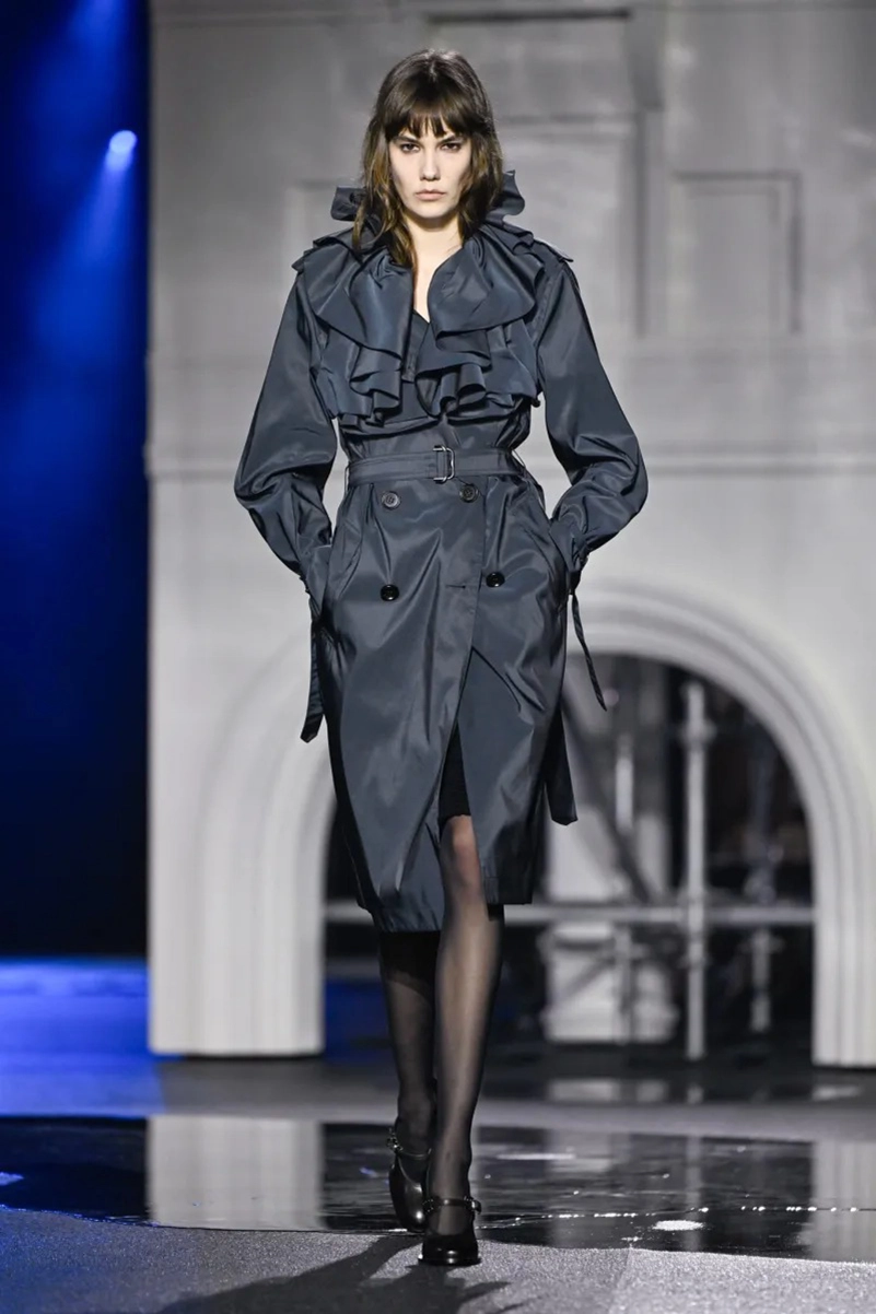 Burberry Fall 2026 Collection Reimagines The Classic Trench Coat