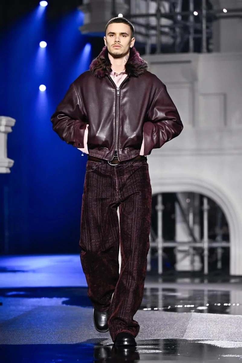 Burberry Fall 2026 Collection Reimagines The Classic Trench Coat