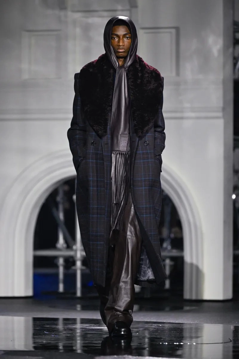 Burberry Fall 2026 Collection Reimagines The Classic Trench Coat
