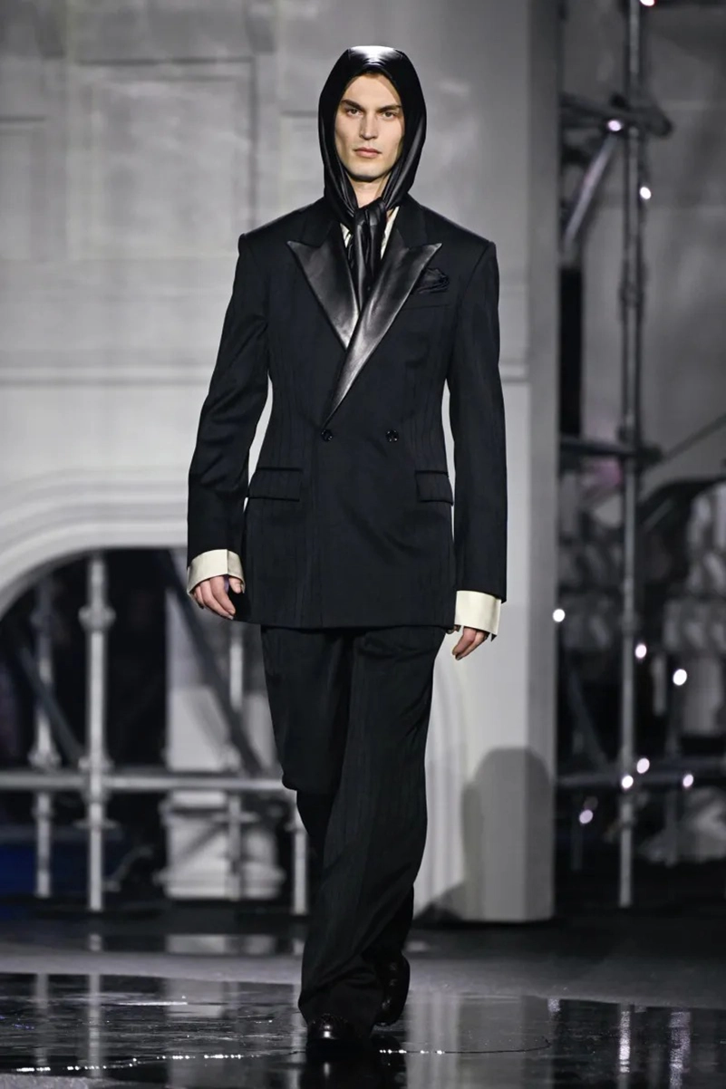 Burberry Fall 2026 Collection Reimagines The Classic Trench Coat