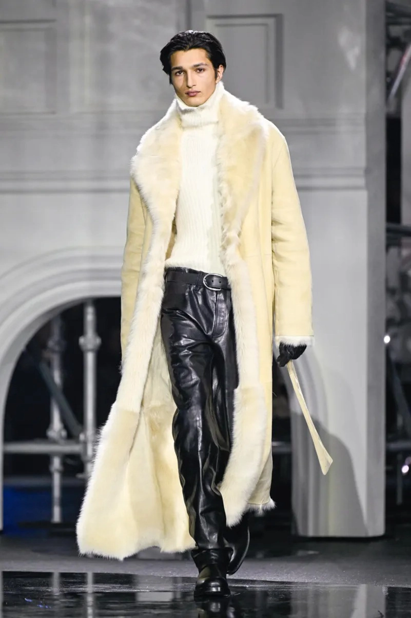 Burberry Fall 2026 Collection Reimagines The Classic Trench Coat