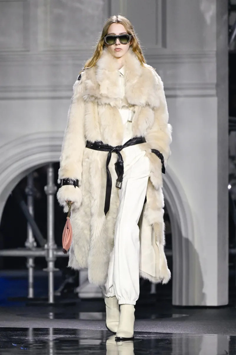 Burberry Fall 2026 Collection Reimagines The Classic Trench Coat