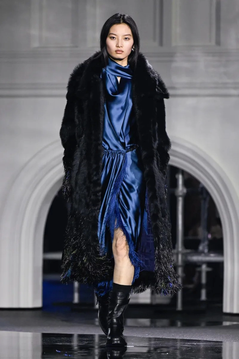 Burberry Fall 2026 Collection Reimagines The Classic Trench Coat