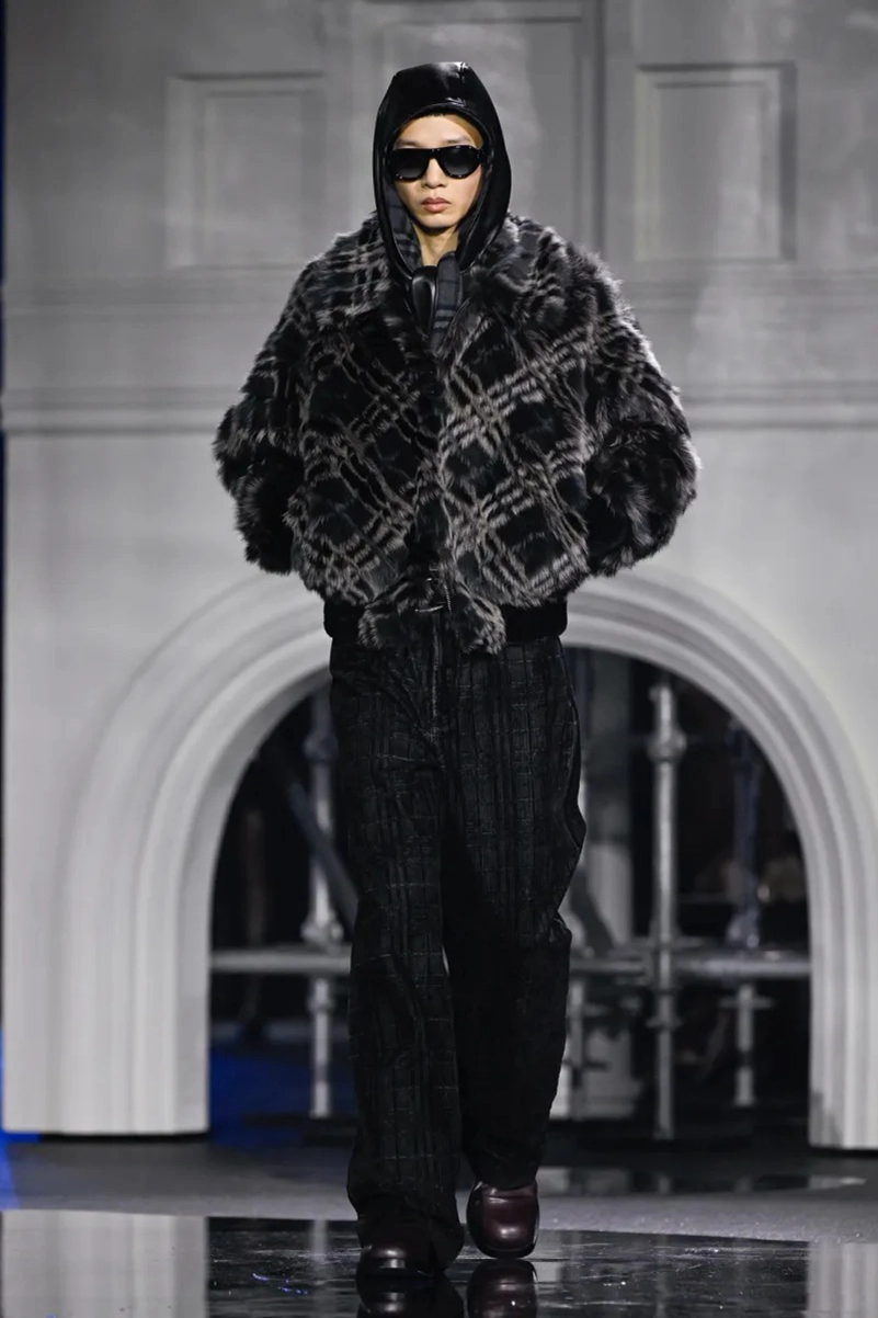 Burberry Fall 2026 Collection Reimagines The Classic Trench Coat