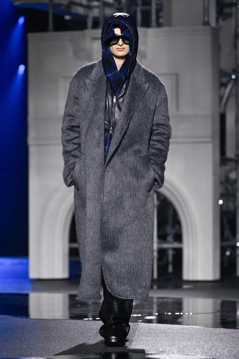 Burberry Fall 2026 Collection Reimagines The Classic Trench Coat