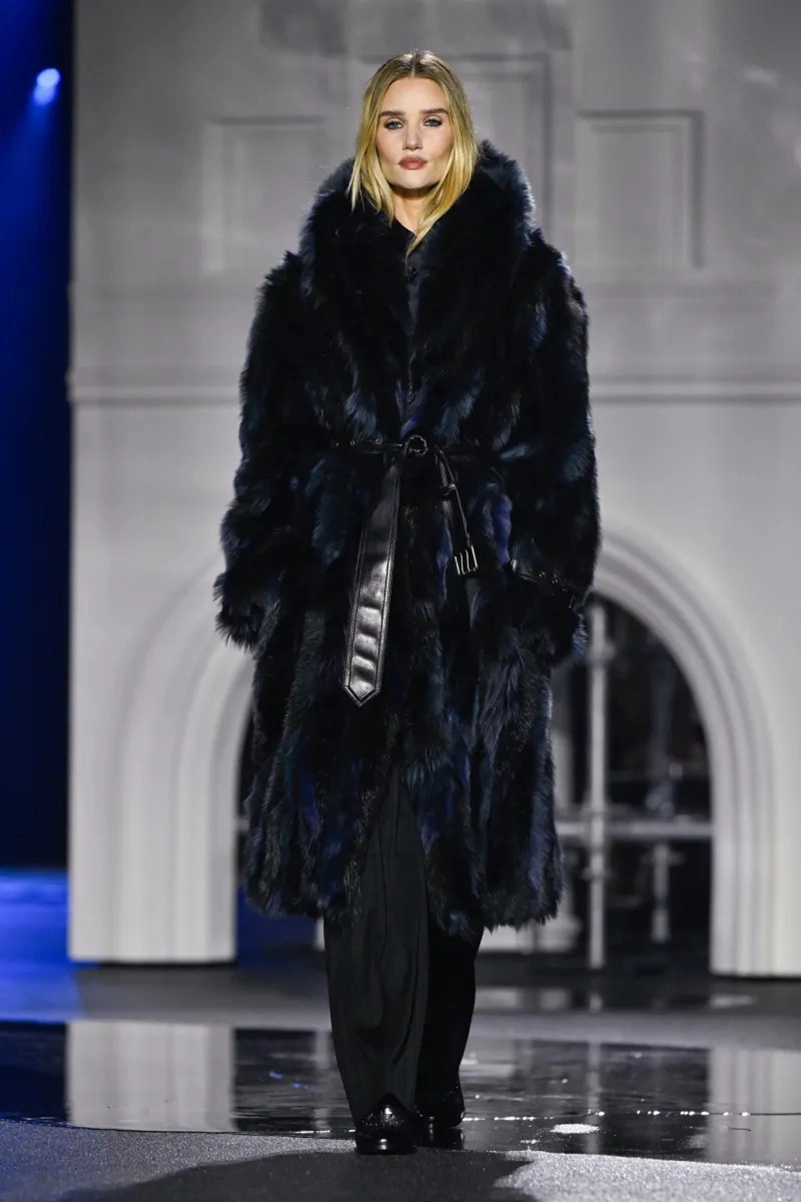 Burberry Fall 2026 Collection Reimagines The Classic Trench Coat