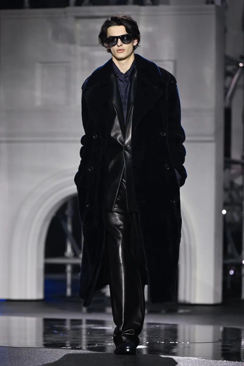 Burberry Fall 2026 Collection Reimagines The Classic Trench Coat