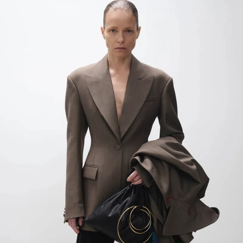 Roksanda Fall 2026 Highlights Architectural Inspiration And Dramatic Dresses