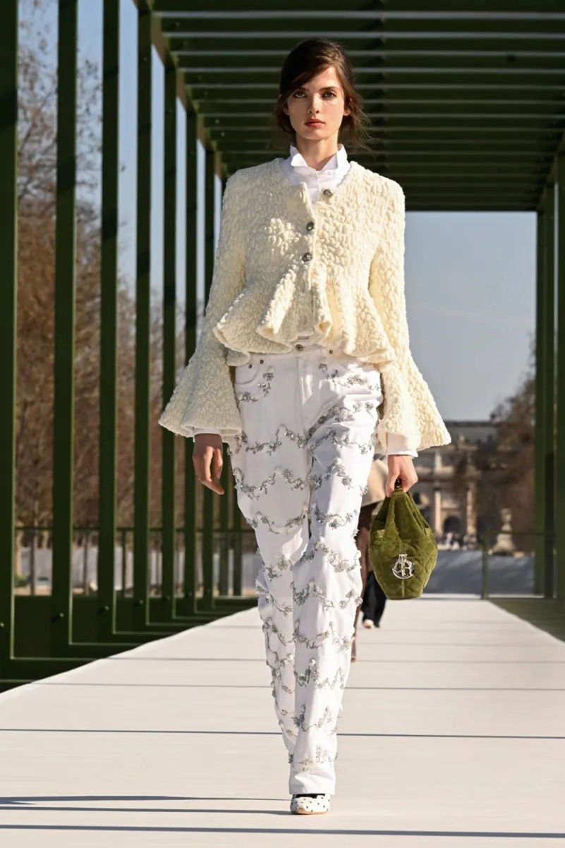 Dior Fall 2026 Collection Shapes Modern Wardrobes