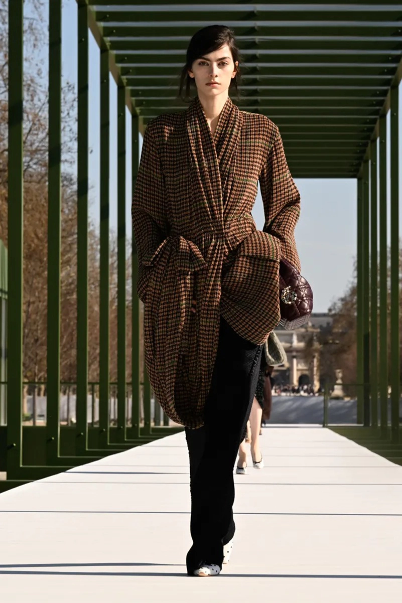 Dior Fall 2026 Collection Shapes Modern Wardrobes