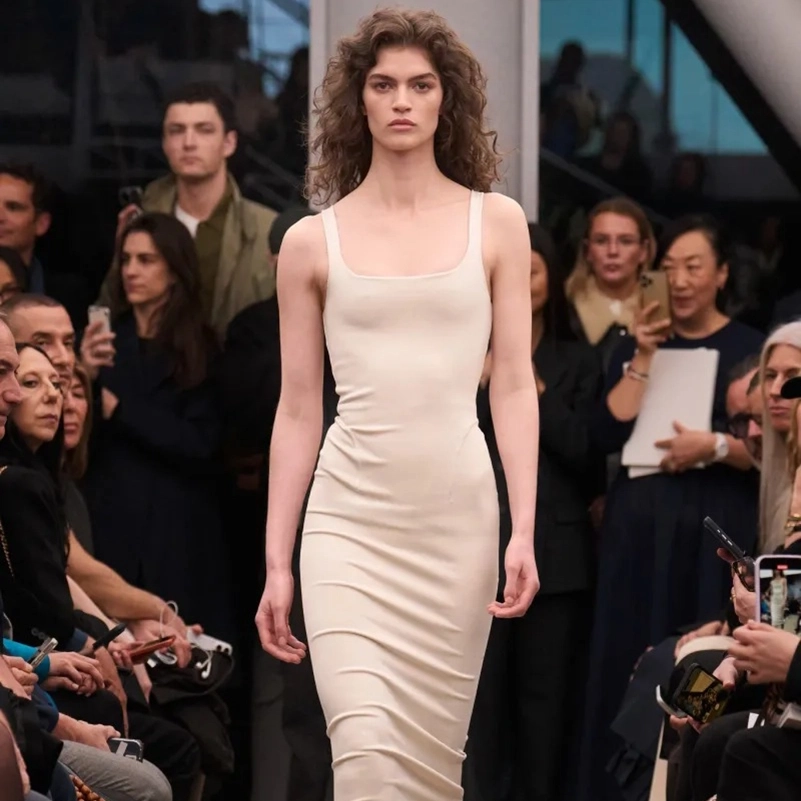 Alaïa Fall 2026 Collection Centers On Dresses And Outerwear