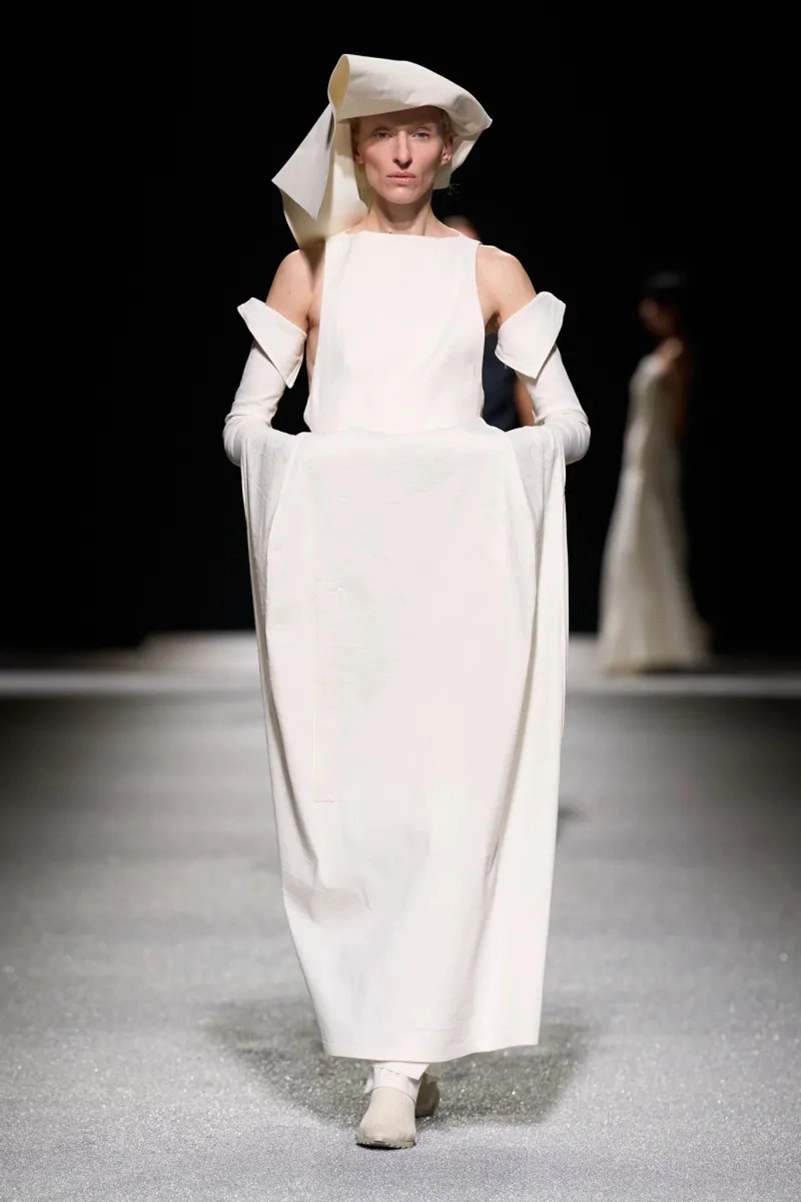 Issey Miyake Fall 2026 Shapes Volume Through Knits, Pleats, And ...