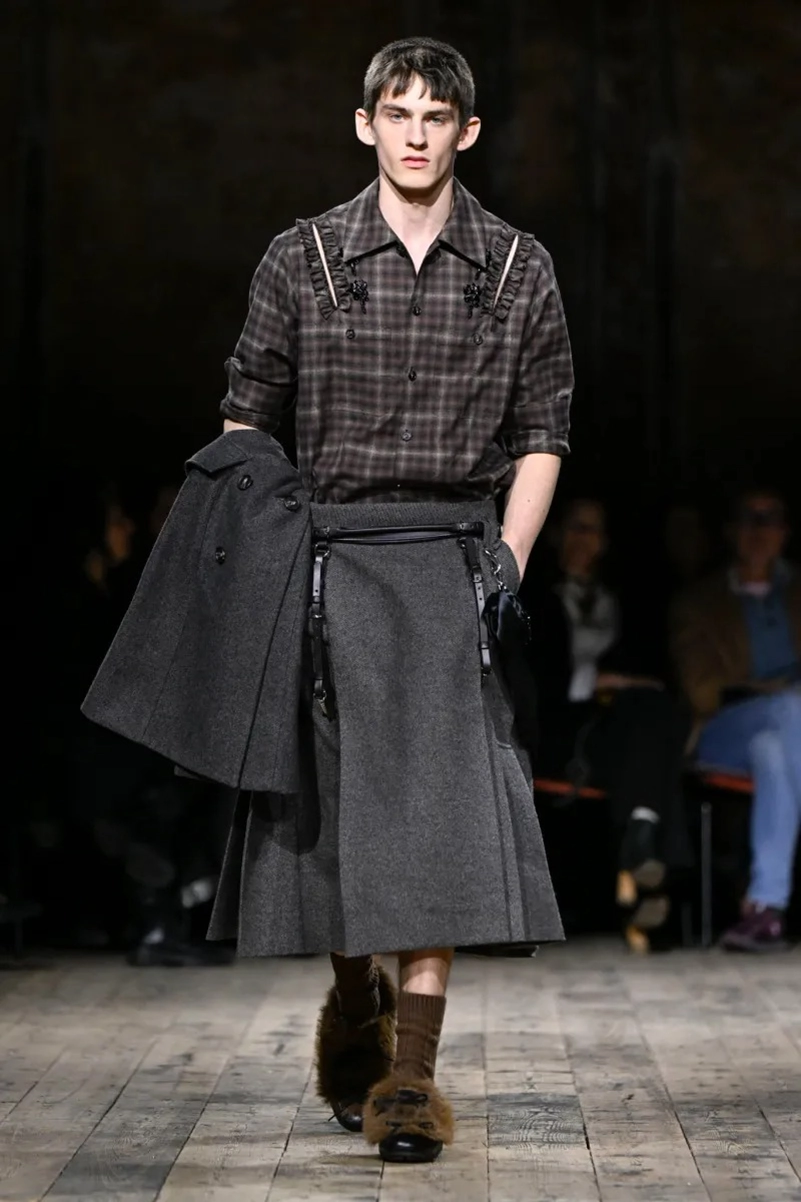 Simone Rocha Fall 2026 Brings Romantic Dressing To Life