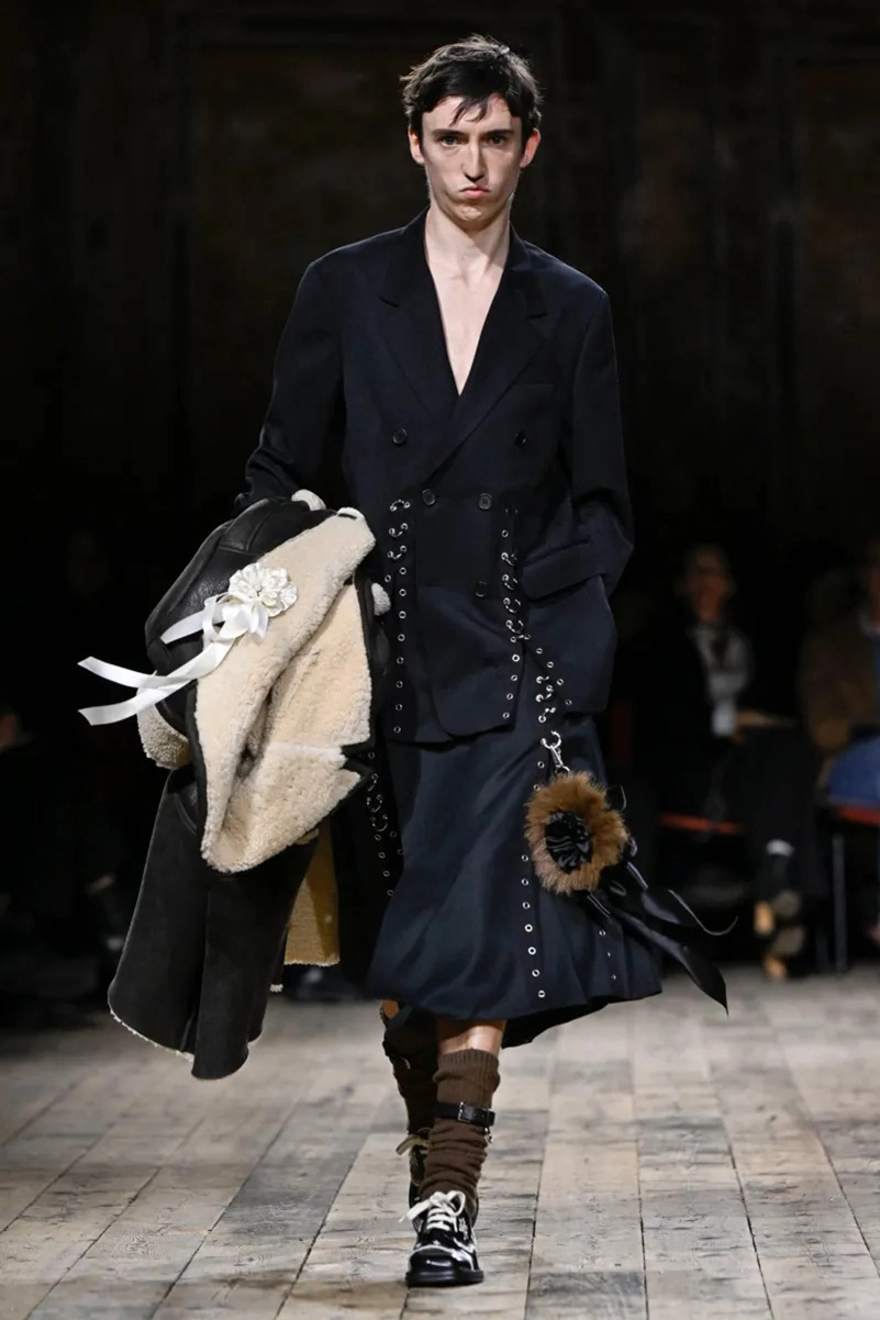 Simone Rocha Fall 2026 Brings Romantic Dressing To Life