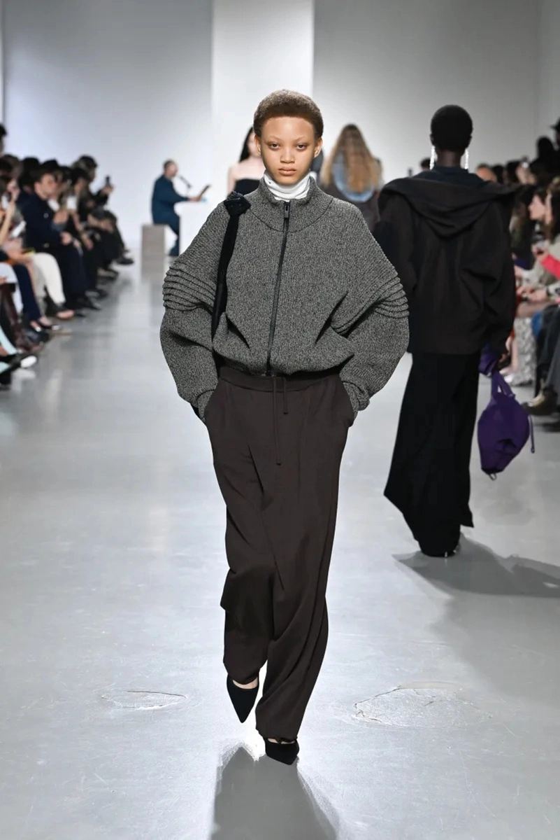 CFCL Fall 2026: Knitwear That Builds Space Around the Body — image 1