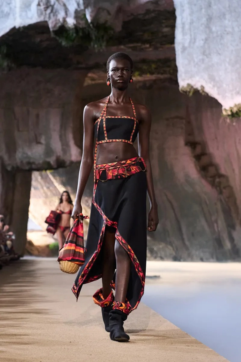 【EMILIO PUCCI】スエット サイズXS Emilio Pucci Spring 2026 Collection Brings Alba Prints To Sicily