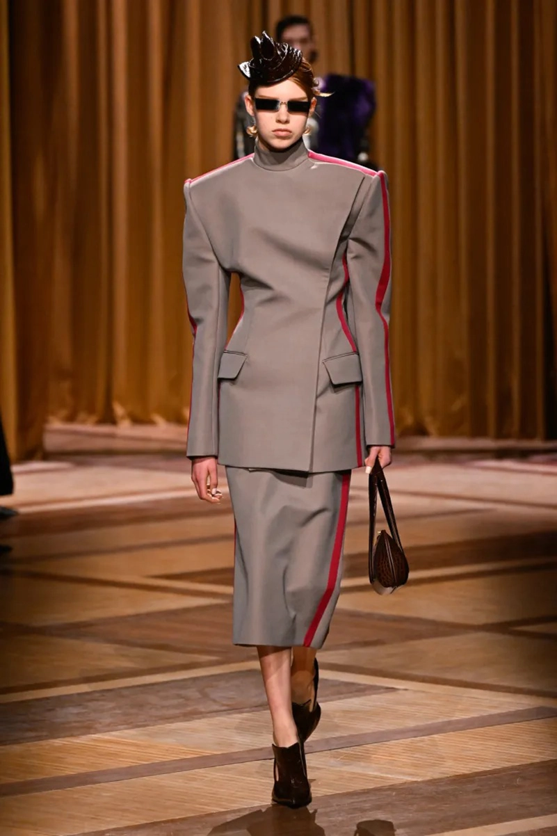 Mugler Fall 2026 Shapes Power Dressing Through Leather, Lamé, And Sharp Tailoring