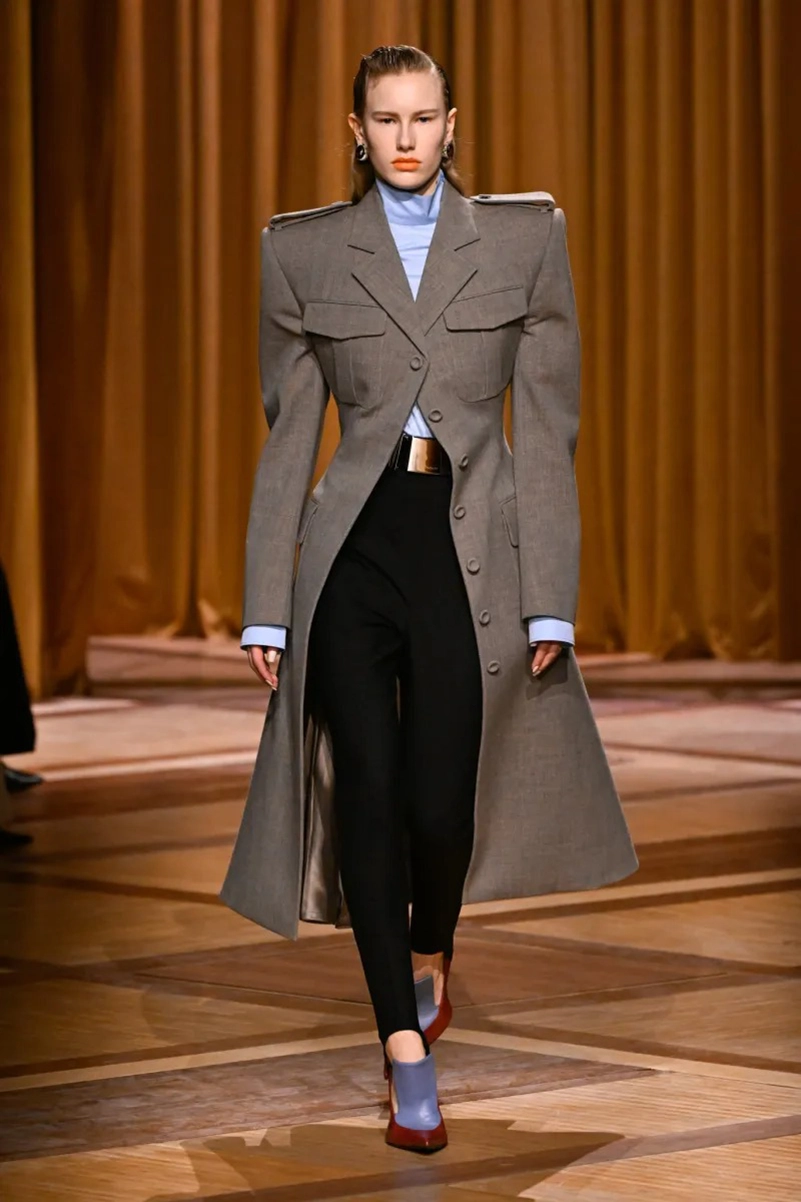 Mugler Fall 2026 Shapes Power Dressing Through Leather, Lamé, And Sharp Tailoring
