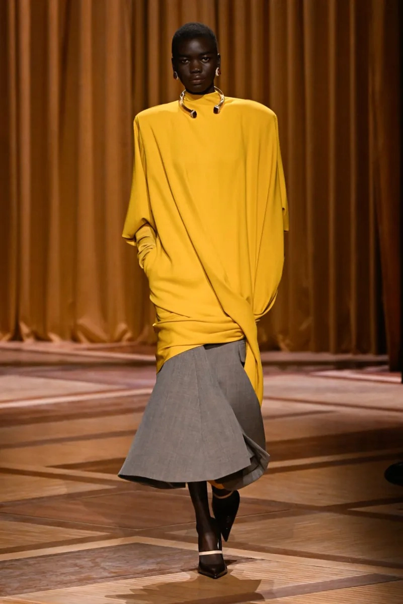 Mugler Fall 2026 Shapes Power Dressing Through Leather, Lamé, And Sharp Tailoring