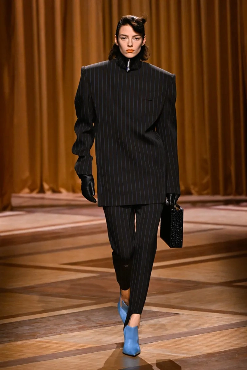 Mugler Fall 2026 Shapes Power Dressing Through Leather, Lamé, And Sharp Tailoring