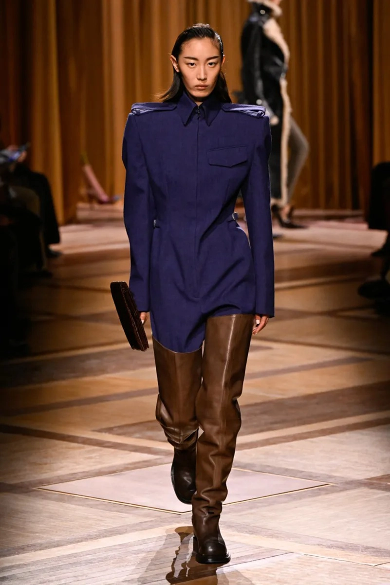Mugler Fall 2026 Shapes Power Dressing Through Leather, Lamé, And Sharp Tailoring