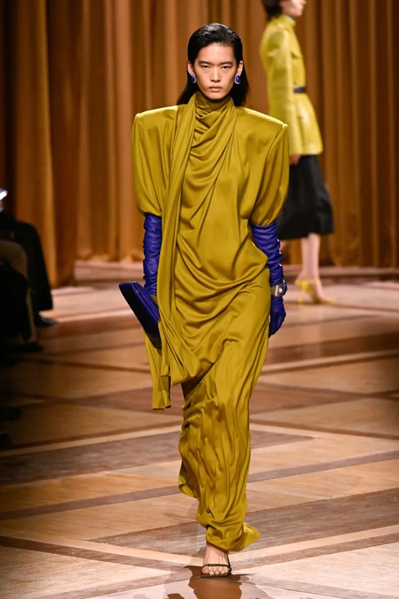 Mugler Fall 2026 Shapes Power Dressing Through Leather, Lamé, And Sharp Tailoring