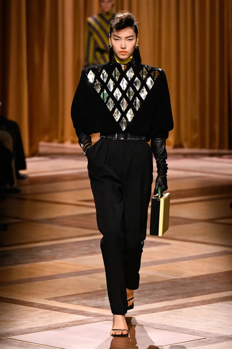 Mugler Fall 2026 Shapes Power Dressing Through Leather, Lamé, And Sharp Tailoring