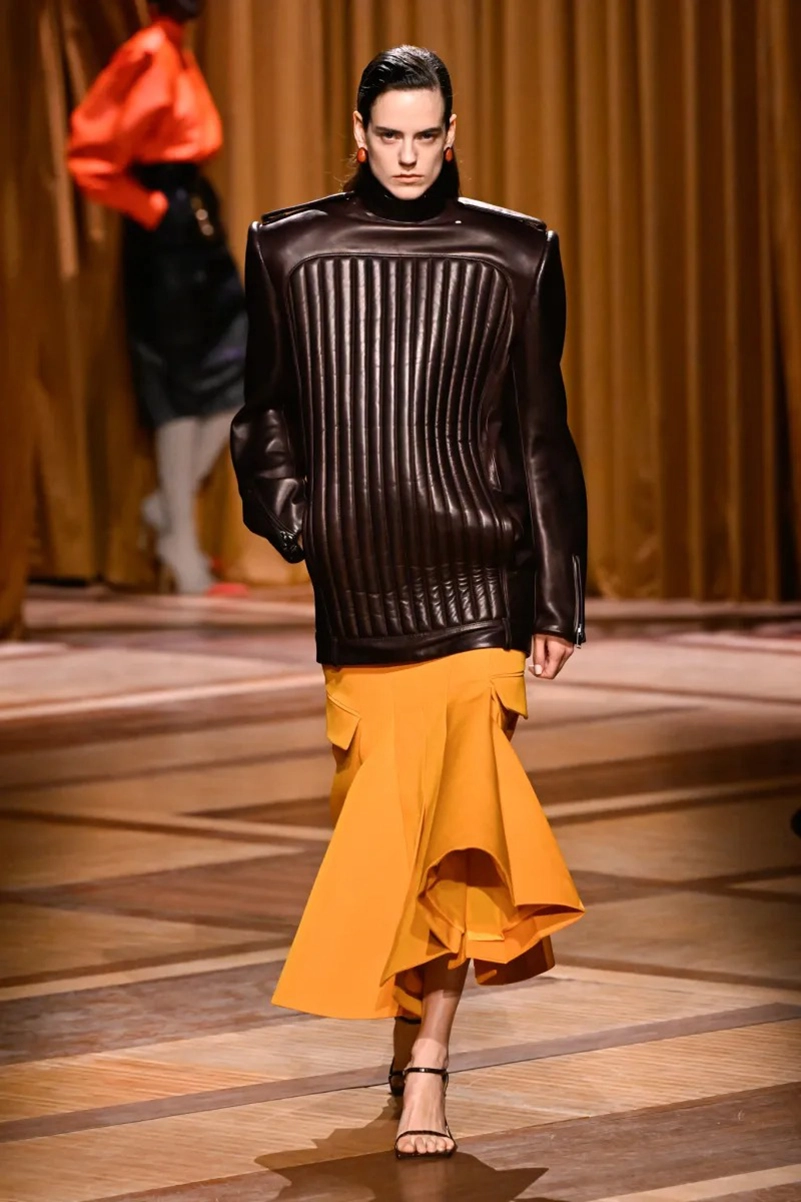 Mugler Fall 2026 Shapes Power Dressing Through Leather, Lamé, And Sharp Tailoring