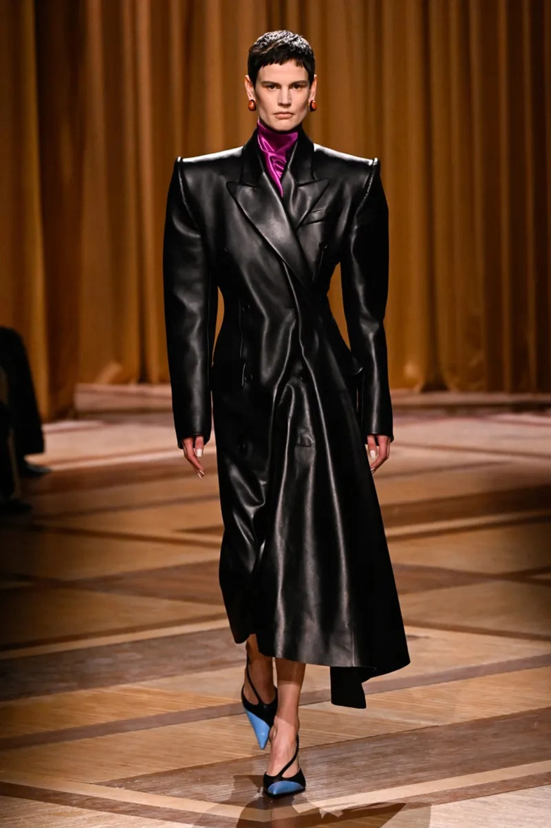 Mugler Fall 2026 Shapes Power Dressing Through Leather, Lamé, And Sharp Tailoring