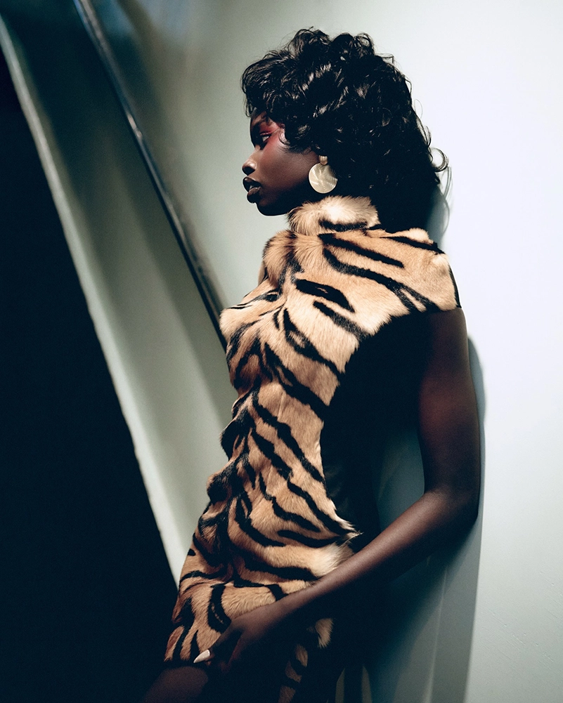 Kim Shui Fall Winter 2026 Collection Highlights Corsets, Knots, and Gowns