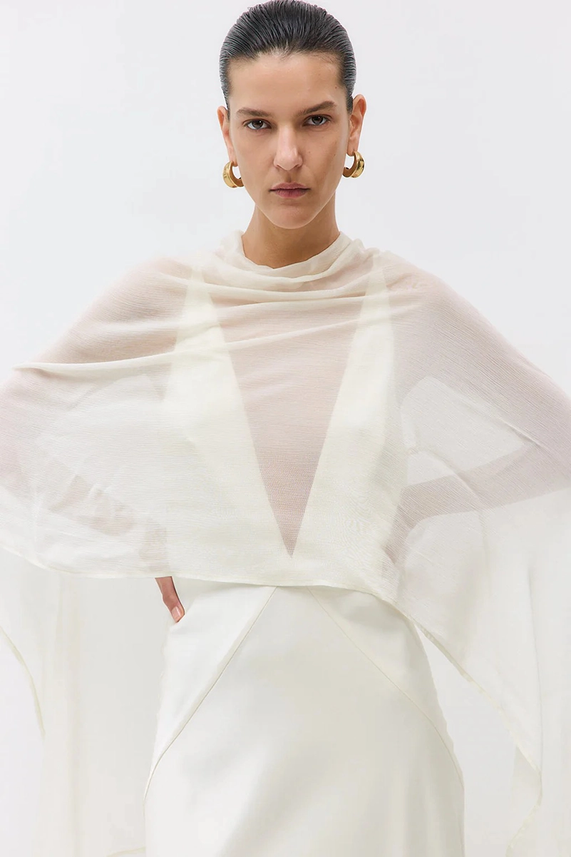 Dé Rococo Builds A Vacation To City Wardrobe With Modern Polish Dé Rococo Builds A Vacation To City Wardrobe With Modern Polish