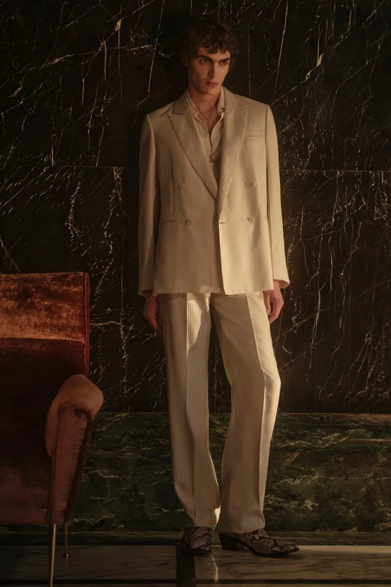 Fendi Cruise 2027 Collection Centers Parchment, Tailoring, And The Baguette Fendi Cruise 2027 Collection Centers Parchment, Tailoring, And The Baguette