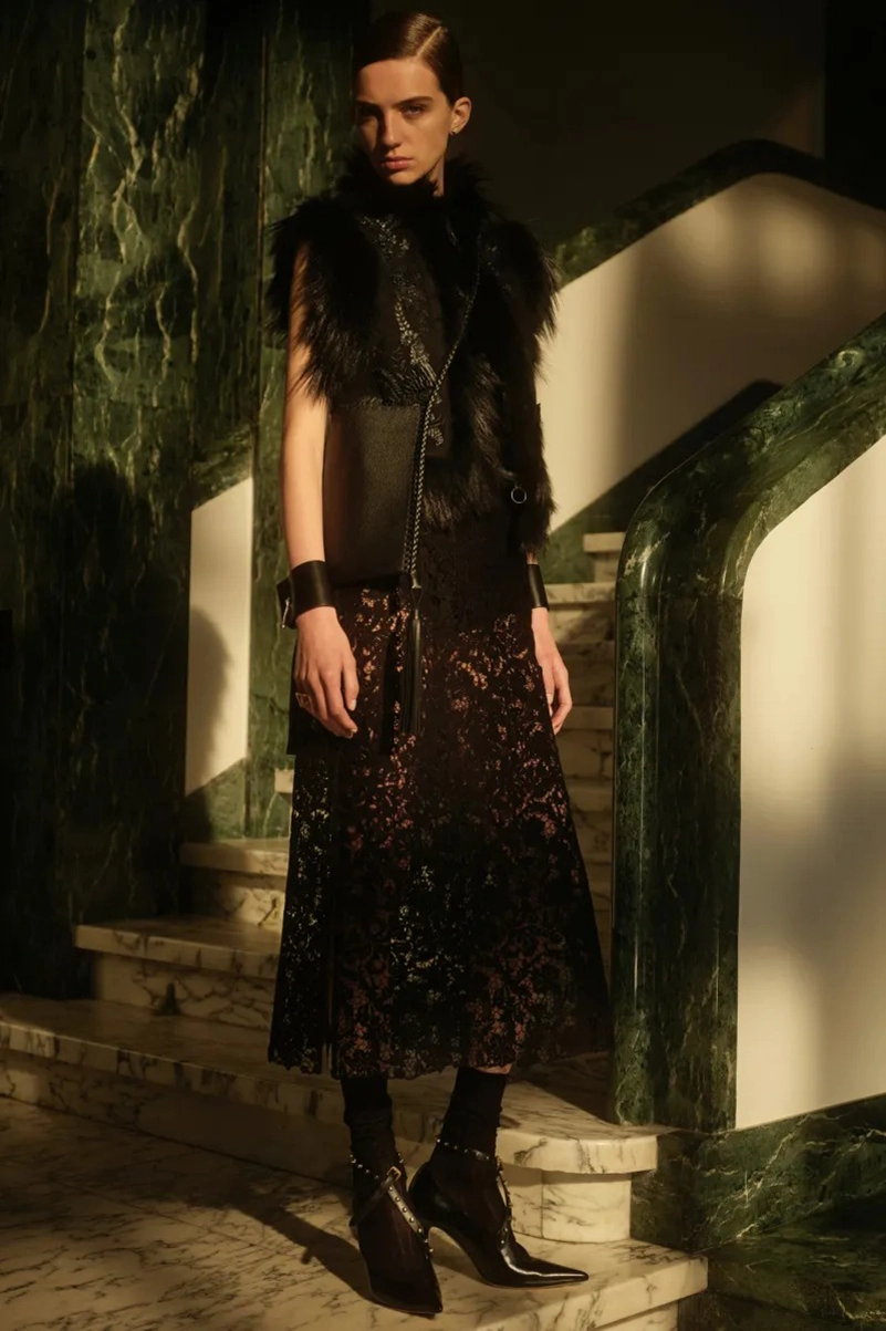 Fendi Cruise 2027 Collection Centers Parchment, Tailoring, And The Baguette Fendi Cruise 2027 Collection Centers Parchment, Tailoring, And The Baguette