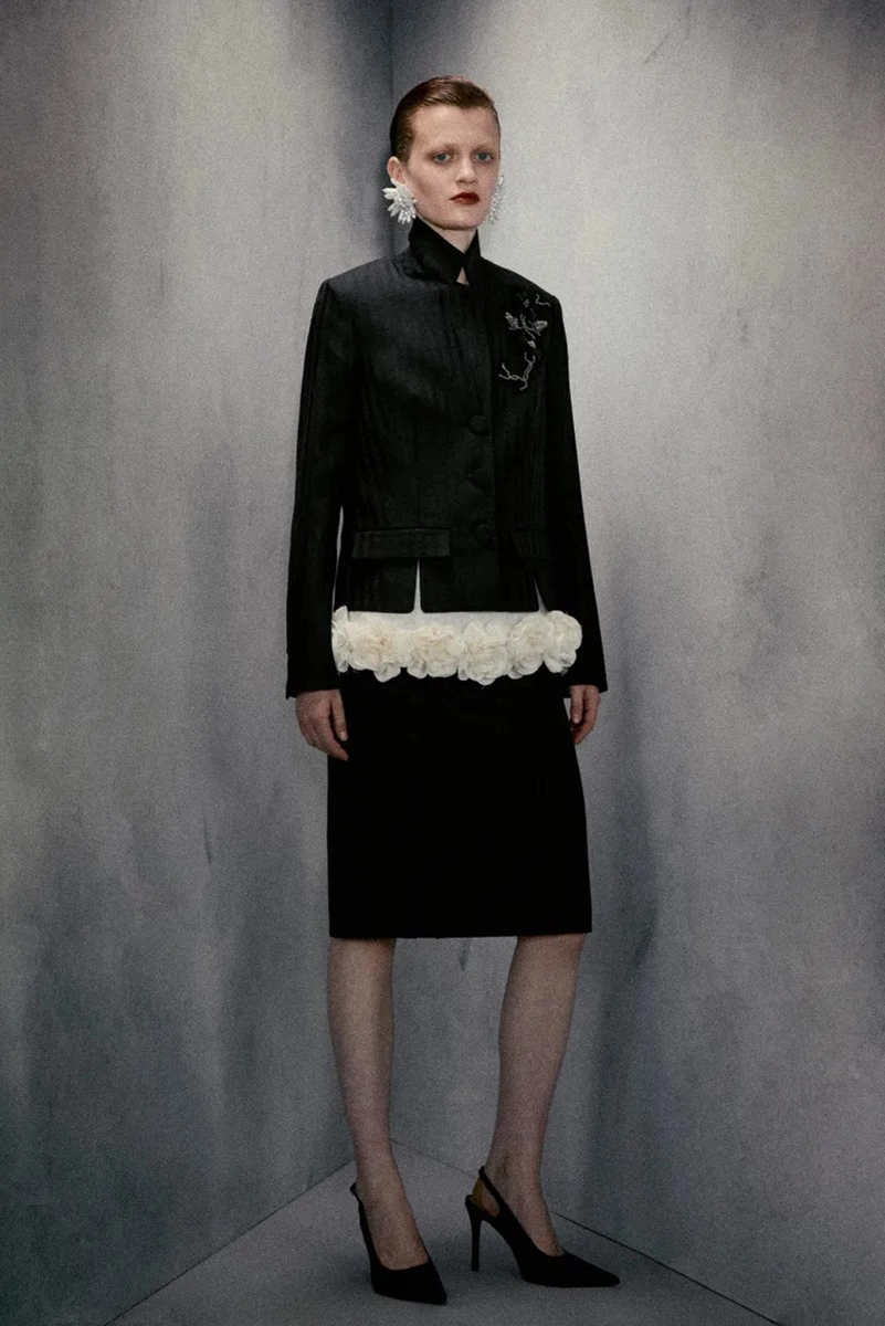 Huishan Zhang Resort 2027 Highlights Rose Embroidery And Crepe Jersey