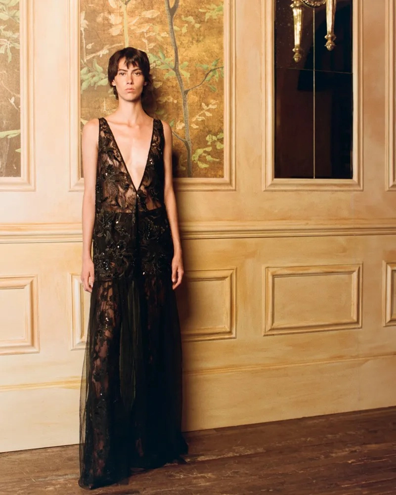 Aknvas Resort 2027 Collection Brings Palace Fantasy To Dresses And Knits