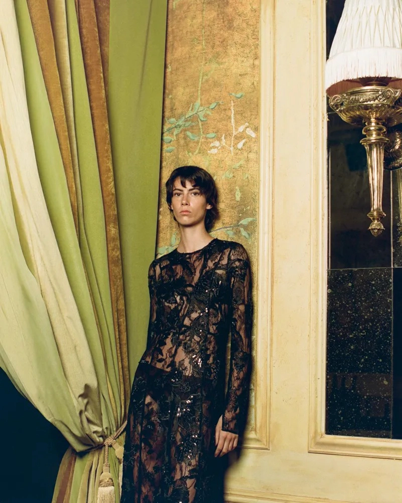 Aknvas Resort 2027 Collection Brings Palace Fantasy To Dresses And Knits