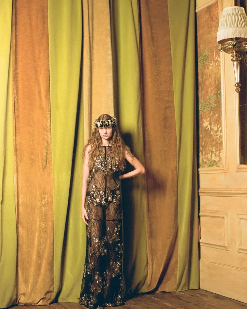 Aknvas Resort 2027 Collection Brings Palace Fantasy To Dresses And Knits