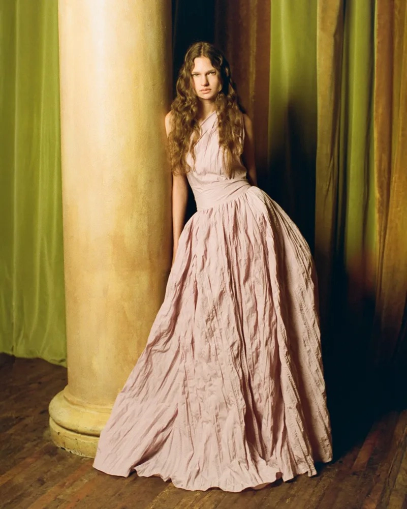 Aknvas Resort 2027 Collection Brings Palace Fantasy To Dresses And Knits