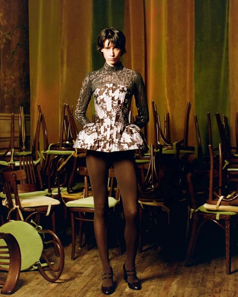 Aknvas Resort 2027 Collection Brings Palace Fantasy To Dresses And Knits