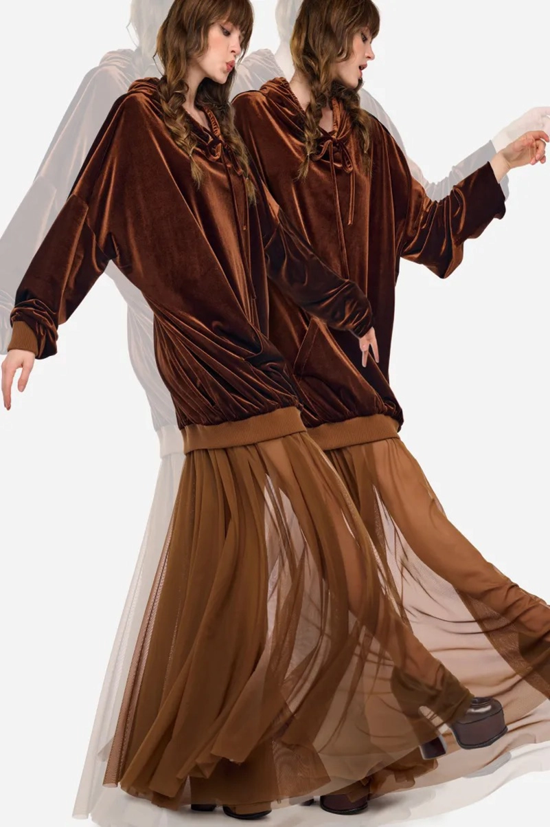 Norma Kamali Resort 2027 Collection Builds Texture Around Brown And Olive