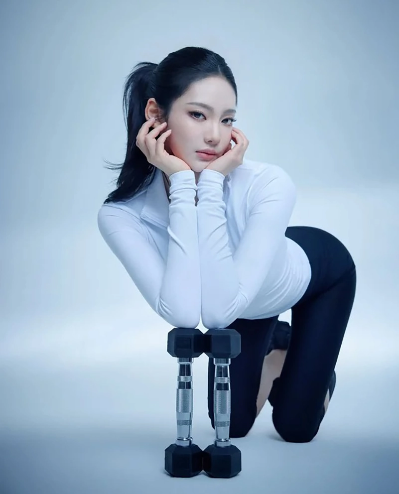 Ningning Turns Alo Wellness Club Into A Train Like An Idol Moment Ningning Turns Alo Wellness Club Into A Train Like An Idol Moment