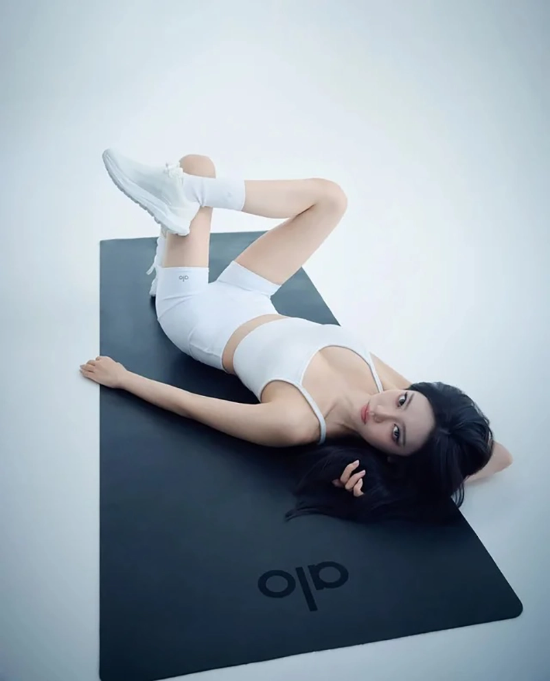Ningning Turns Alo Wellness Club Into A Train Like An Idol Moment Ningning Turns Alo Wellness Club Into A Train Like An Idol Moment
