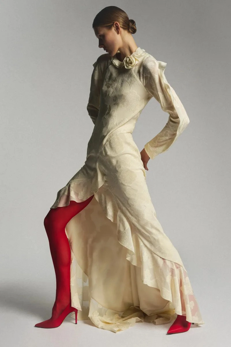Alberta Ferretti Resort 2027 Makes The Dress The Main Event