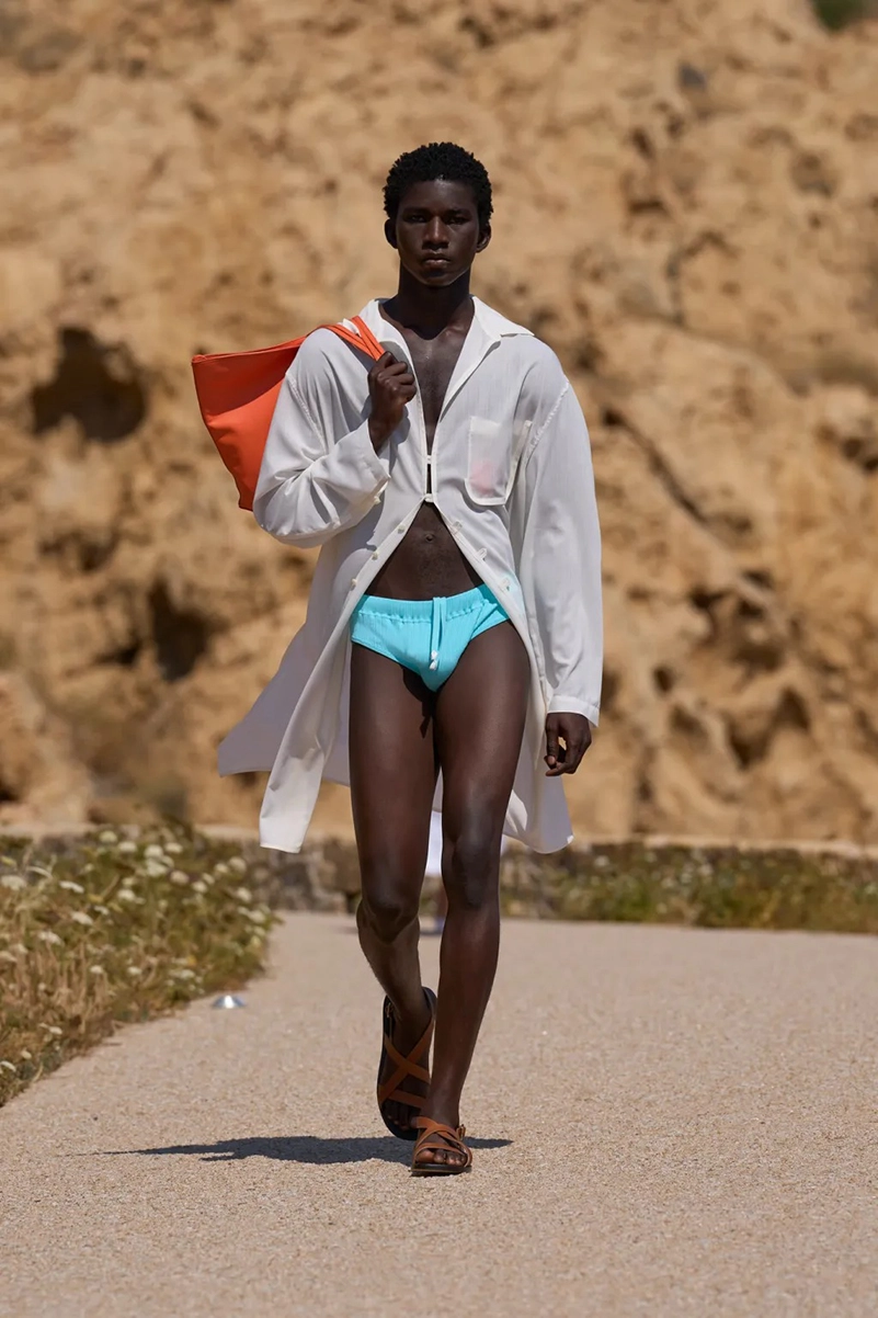 Jacquemus Spring 2027 Collection Brings The Sun Back To Fashion