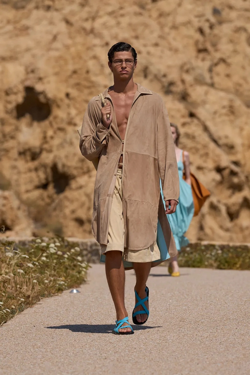 Jacquemus Spring 2027 Collection Brings The Sun Back To Fashion