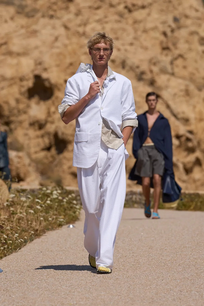 Jacquemus Spring 2027 Collection Brings The Sun Back To Fashion
