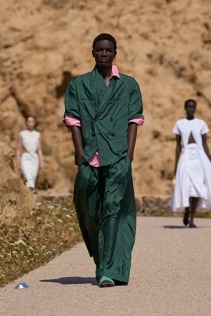 Jacquemus Spring 2027 Collection Brings The Sun Back To Fashion