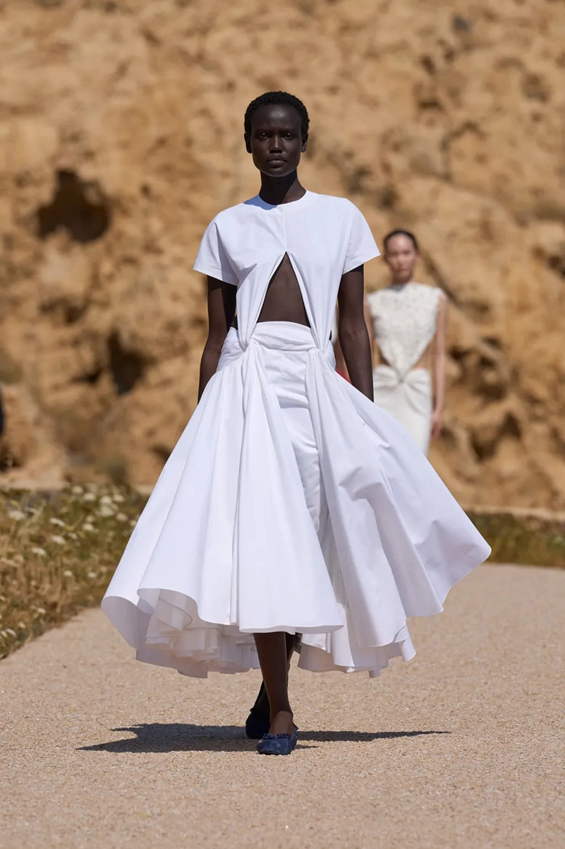 Jacquemus Spring 2027 Collection Brings The Sun Back To Fashion