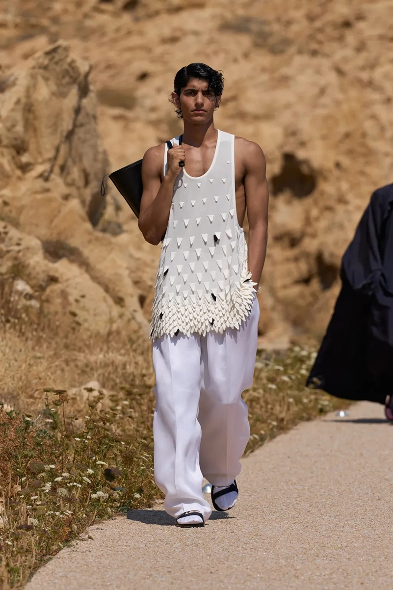 Jacquemus Spring 2027 Collection Brings The Sun Back To Fashion