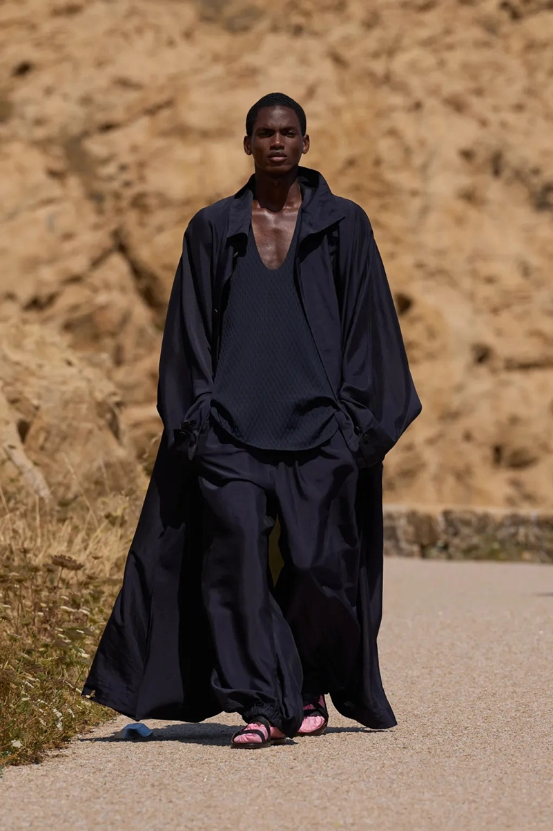 Jacquemus Spring 2027 Collection Brings The Sun Back To Fashion